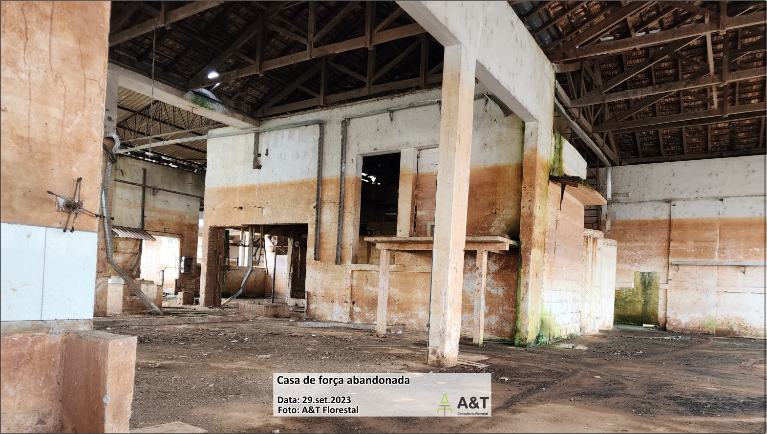 Casa de força abandonada da CGH Tamarana (Imagem de 29.set.2023 por A&T Florestal)