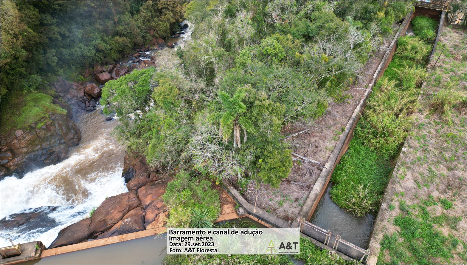 Queda d'água e Canal de adução da CGH Tamarana (Imagem de 29.set.2023 por A&T Florestal)