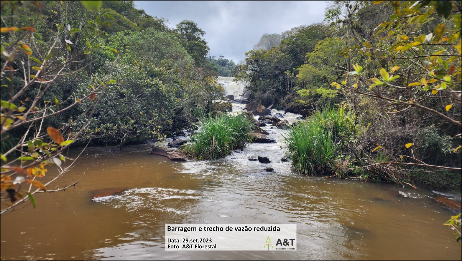Barragem e trecho de vazão reduzida (TVR) da CGH Tamarana (Imagem de 29.set.2023 por A&T Florestal)